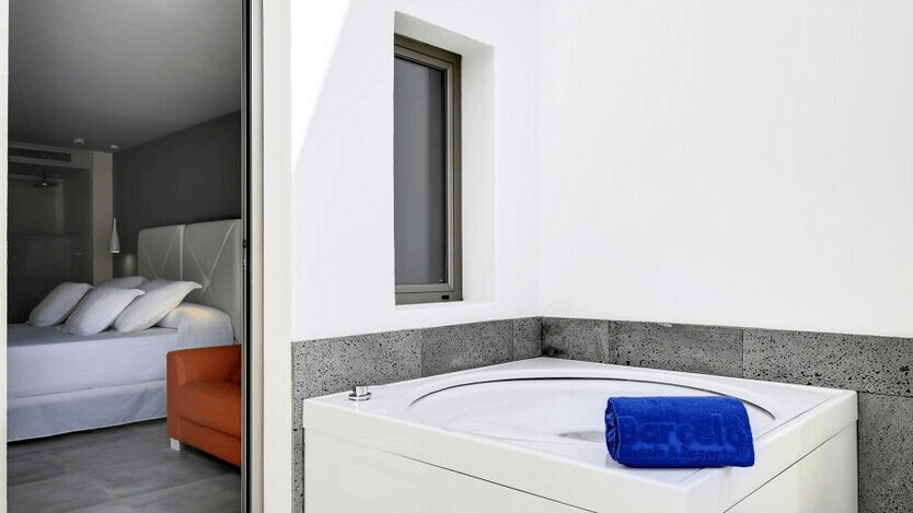 Deluxe Sea View Room with Hot Tub